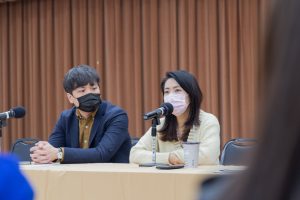 台北市議員徐巧芯和學員分享台北市議員工作內容，以及勉勵學員未來職場發展