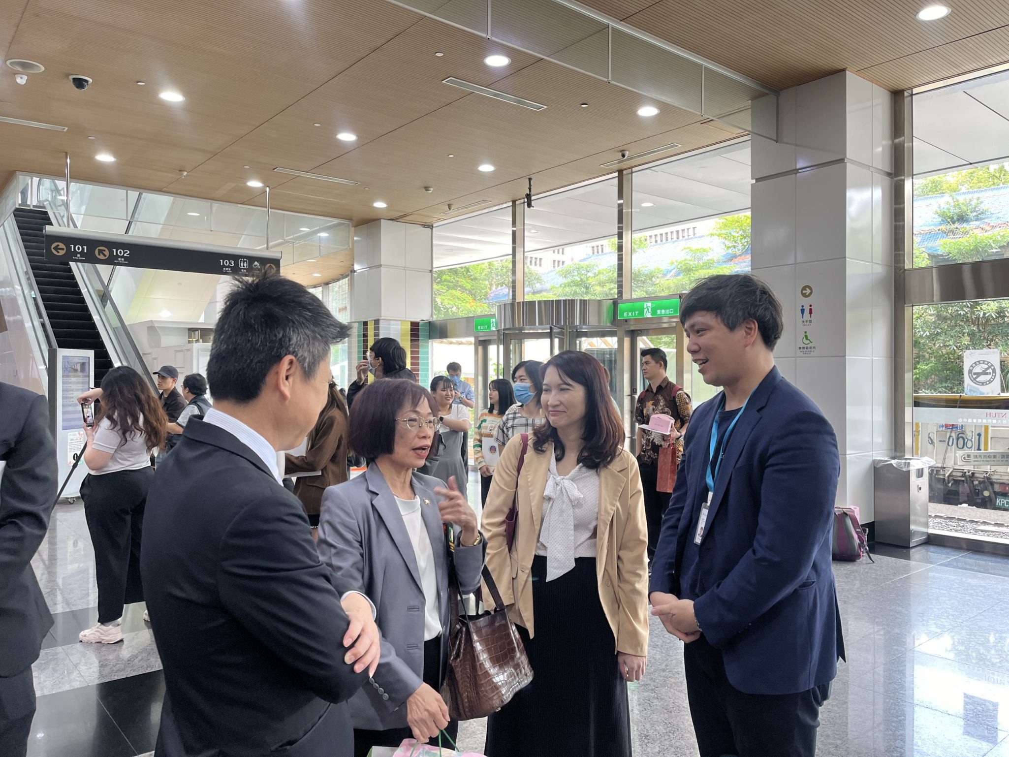 OCAC Overseas Compatriot Students Scholarship Award Ceremony 2024 CrossBond